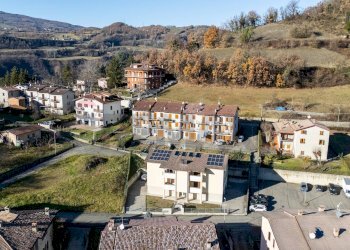 Vista delle montagne - Trilocale Via Degli Alpini
 
2, Vetto - foto 22