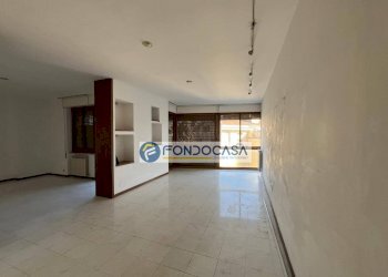 soggiorno - Apartment viale roma, Massa - photo 8