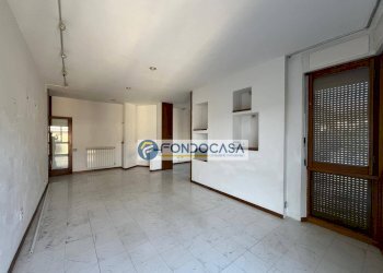 soggiorno - Apartment viale roma, Massa - photo 9