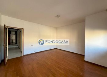 prima camera matrimoniale - Apartment viale roma, Massa - photo 19