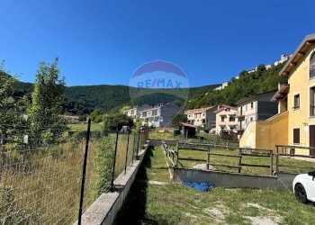 Vista delle montagne - Trilocale Via Fonte dei Cementi
 
snc, Opi - foto 32