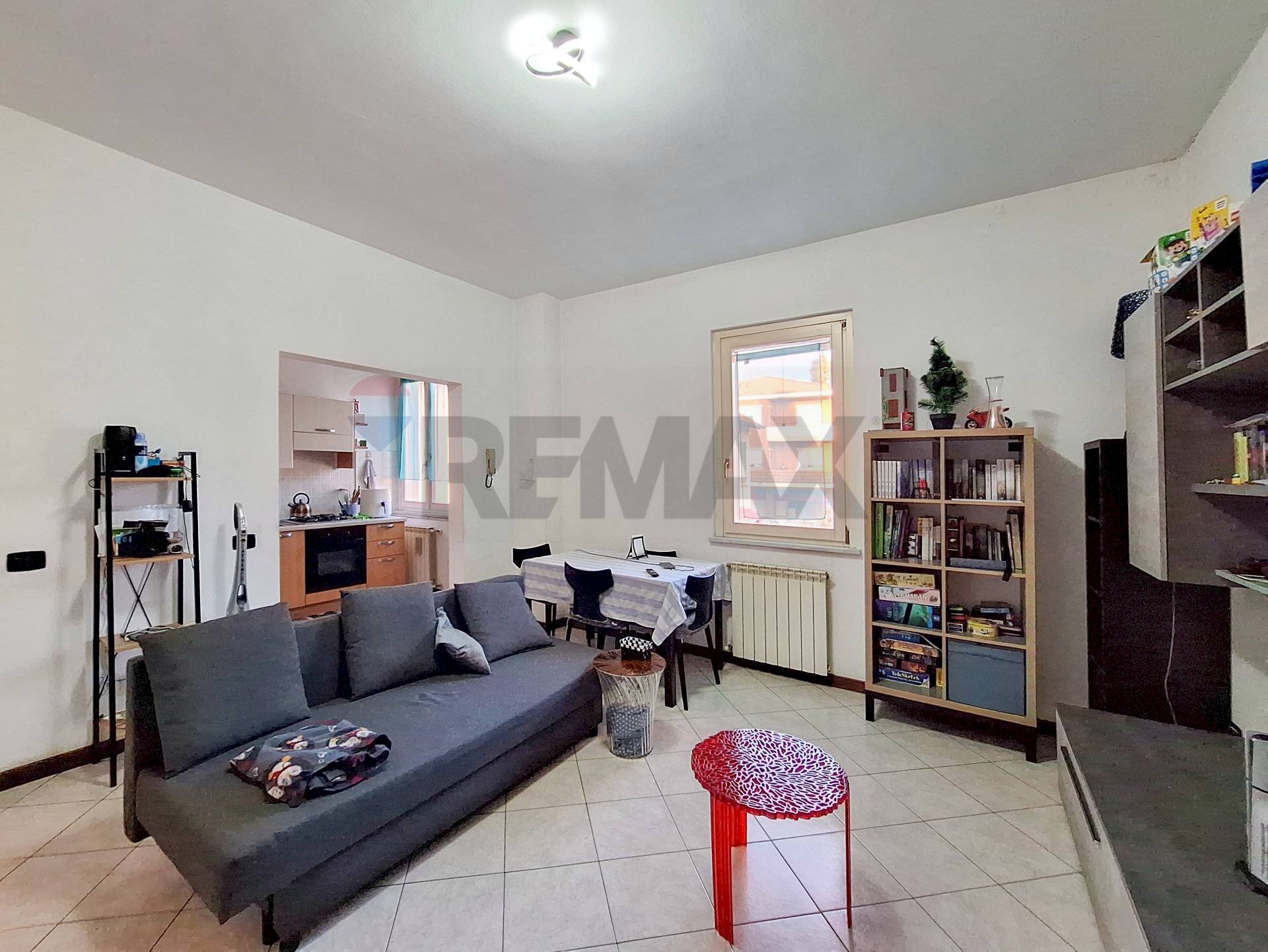 Sala da pranzo - Two-room apartment VIA CAVOUR
 
17, Castronno - photo 1