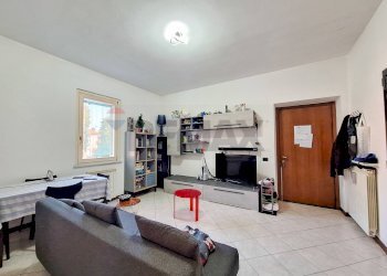 Soggiorno - Bilocale VIA CAVOUR
 
17, Castronno - foto 4