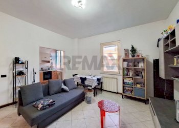 Sala da pranzo - Bilocale VIA CAVOUR
 
17, Castronno - foto 1