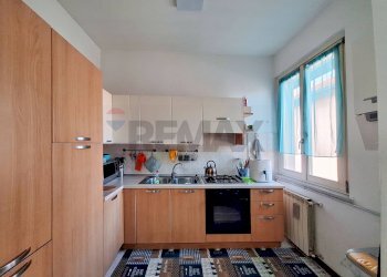 Cucina - Bilocale VIA CAVOUR
 
17, Castronno - foto 7