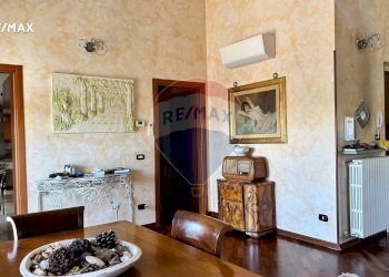 Sala da pranzo - Attic Vellezzo Bellini - photo 15