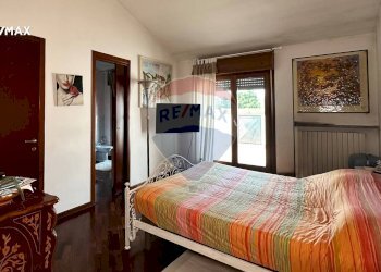 Camera / camera da letto - Attic Vellezzo Bellini - photo 52