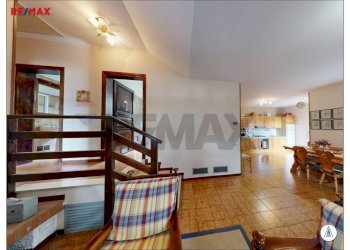 Scale - Villa Taleggio - photo 14