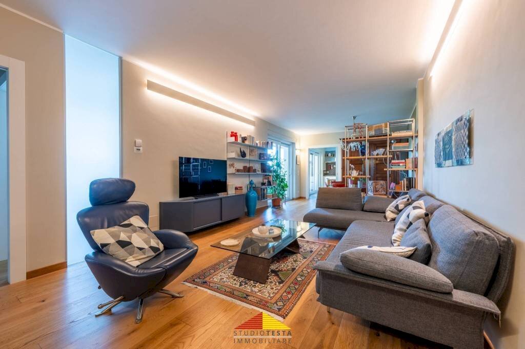 Salone - Appartamento via Bagni, 1, Saluzzo - foto 1