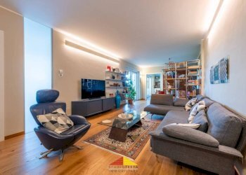 Salone - Appartamento via Bagni, 1, Saluzzo - foto 1