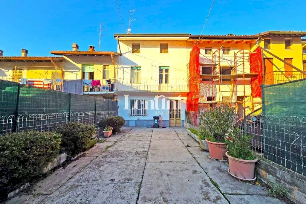 Facciata - Villa via Michelangelo Buonarroti, 83, Balzola - foto 2