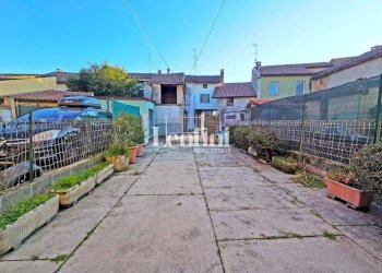 Cortile interno - Villa via Michelangelo Buonarroti, 83, Balzola - foto 20