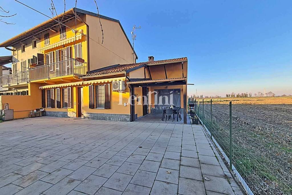 Cortile interno - Villa via Guglielmo Marconi, 159, Balzola - foto 1