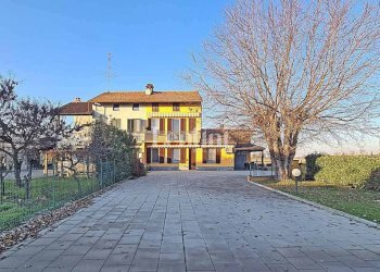 Cortile interno - Villa via Guglielmo Marconi, 159, Balzola - foto 4