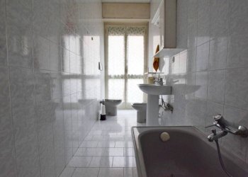 Bagno - Appartamento corso Italia, 8, Mondovì - foto 12