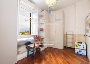 Camera da letto - Quadrilocale via Angelo Carrara, Genova (zona Quarto) - foto 11