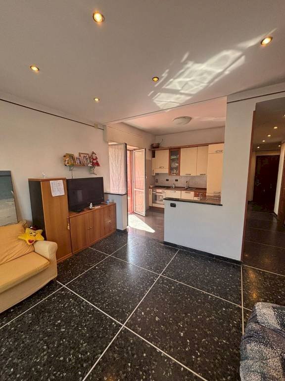 Salone - Quadrilocale via Antica Romana di Quinto, Genova (zona Quarto) - foto 3