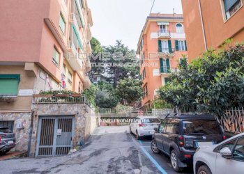 Facciata - Trilocale via Monte Zovetto, Genova (zona Albaro) - foto 29