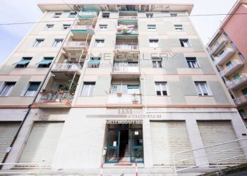 Facciata - Trilocale via Monte Zovetto, Genova (zona Albaro) - foto 31