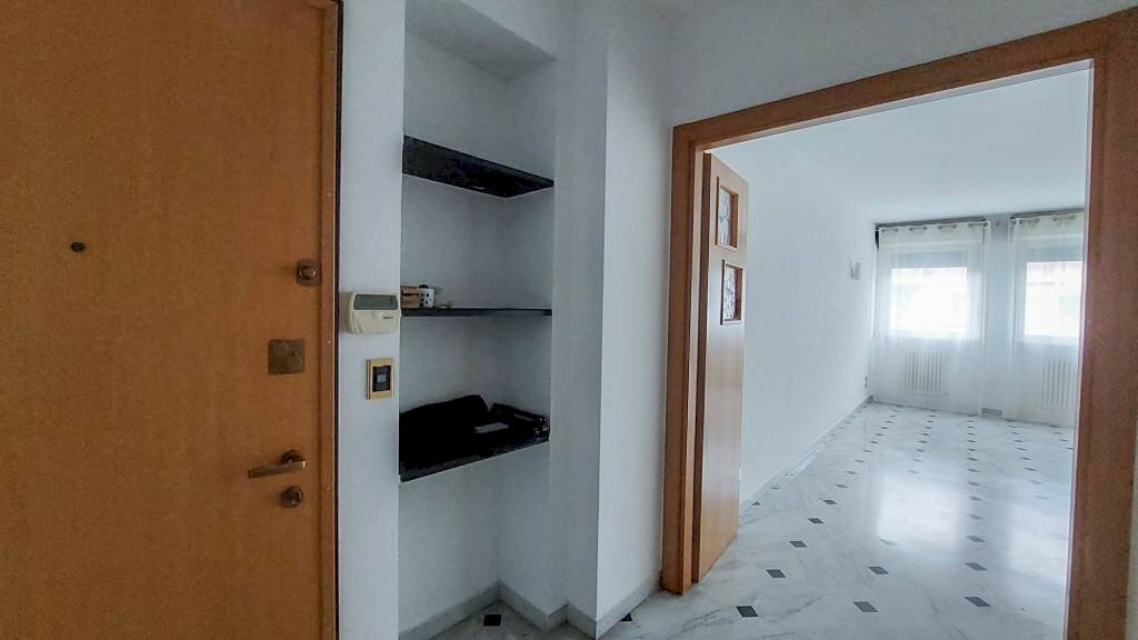 Disimpegno - Quadrilocale via Luigi Lusignani, Genova (zona Molassana) - foto 3