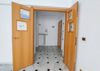 Corridoio - Quadrilocale via Luigi Lusignani, Genova (zona Molassana) - foto 2