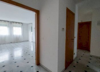 Corridoio - Quadrilocale via Luigi Lusignani, Genova (zona Molassana) - foto 7