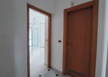 Disimpegno - Quadrilocale via Luigi Lusignani, Genova (zona Molassana) - foto 8