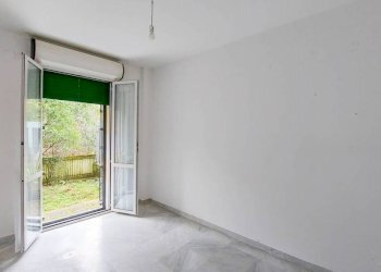 Camera da letto - Quadrilocale via Luigi Lusignani, Genova (zona Molassana) - foto 24