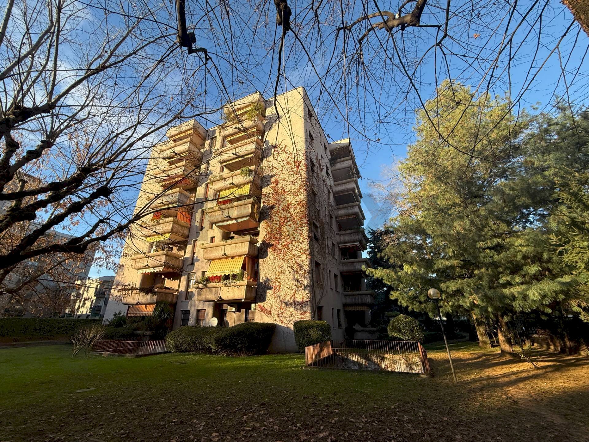 Edificio all\'aperto - Three-room apartment Via Canesi
 
8, Monza - photo 1