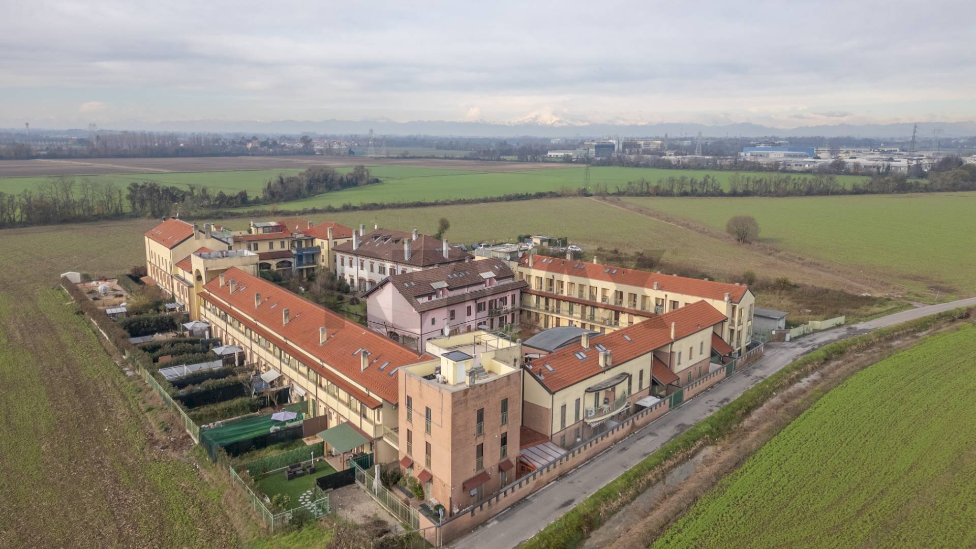 Edificio all\'aperto - Three-room apartment via Settimo Milanese
 
25, Milano - photo 2