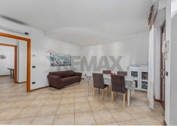 Sala da pranzo - Three-room apartment via Settimo Milanese
 
25, Milano - photo 9