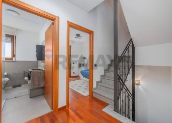 Scale - Three-room apartment via Settimo Milanese
 
25, Milano - photo 21