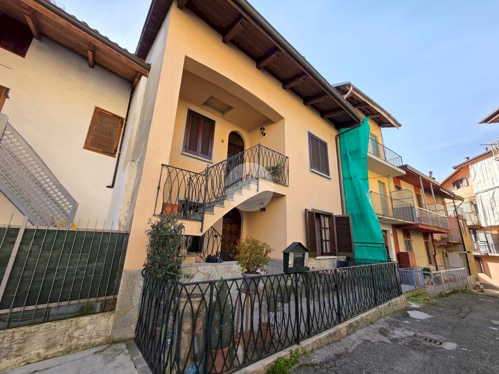 Three-room apartment Via San Francesco D'Assisi, San Mauro Torinese - photo 1