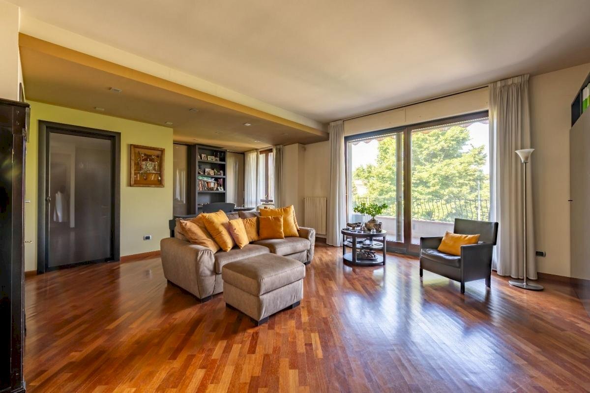 Attic Peschiera Borromeo - photo 1