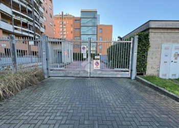 Box Via Fra Riccardo Pampuri, Milano (zona Vigentino) - foto 3