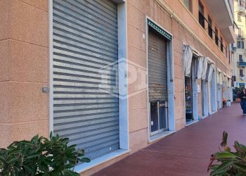 Negozio Via Cesare Battisti, Genova (zona Albaro) - foto 14