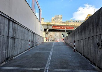 Box Molo Ponte Morosini, Genova (zona Porto antico) - foto 1