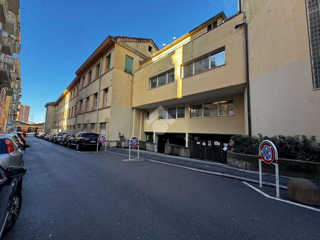 Box Via S. Giovanni Bosco, Genova (zona Sampierdarena) - foto 1