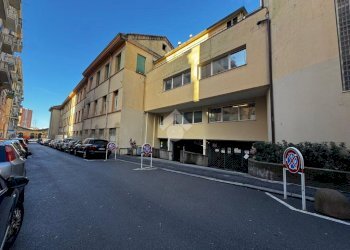 Box Via S. Giovanni Bosco, Genova (zona Sampierdarena) - foto 1