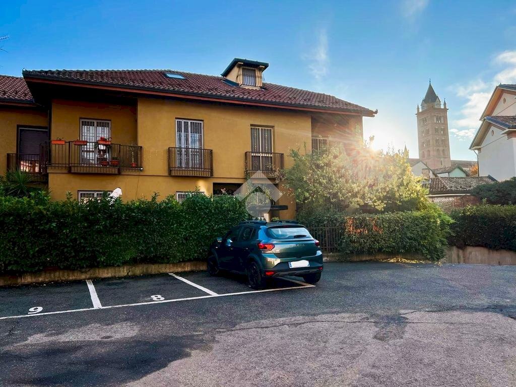 Villa a Schiera Via Cesare Balbo, Alba - foto 1