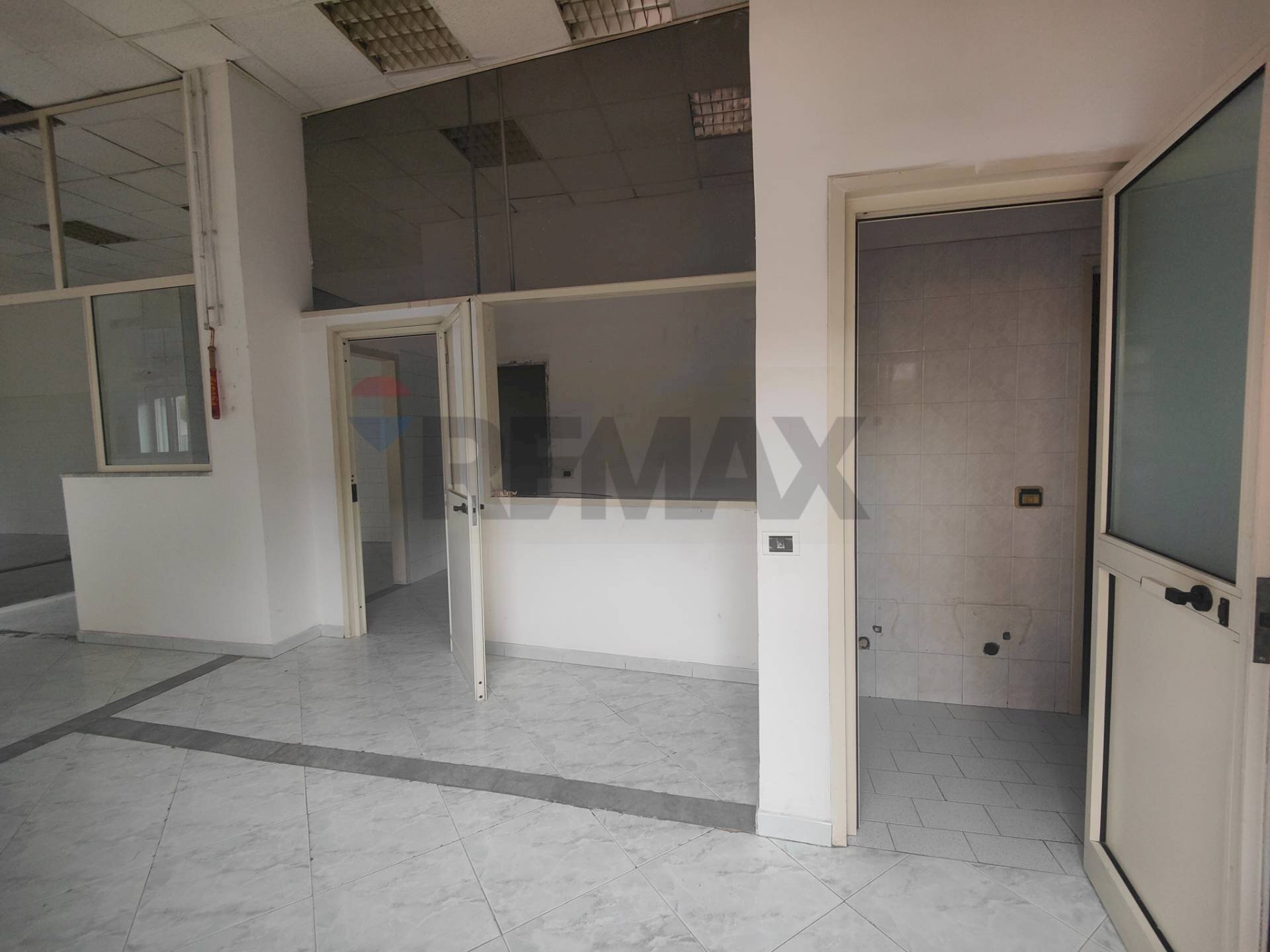 Stanza vuota - Laboratory Via Vincenzo Cuoco
 
40, Casoria - photo 3