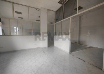 Stanza vuota - Laboratorio Via Vincenzo Cuoco
 
40, Casoria - foto 5