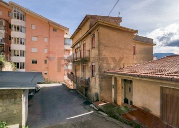 Edificio all\'aperto - Four-room apartment via Valle Tajo
 
40, Monreale - photo 23