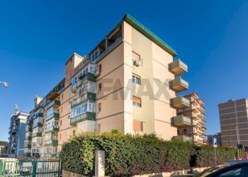 Edificio all\'aperto - Quadrilocale Via Principe Di Paterno'
 
145, Palermo - foto 16