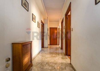 Hall / corridoio - Quadrilocale Via Principe Di Paterno'
 
145, Palermo - foto 21