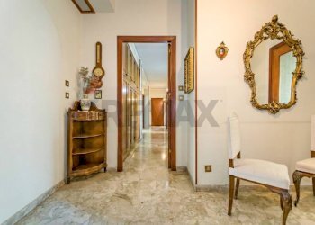 Hall / corridoio - Quadrilocale Via Principe Di Paterno'
 
145, Palermo - foto 2