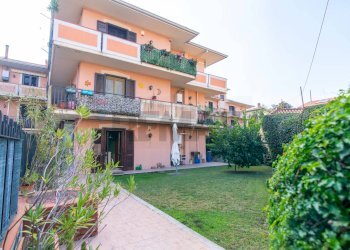 Edificio all\'aperto - Quadrilocale Via Professor Andrea Caponnetto
 
19, Valverde - foto 1