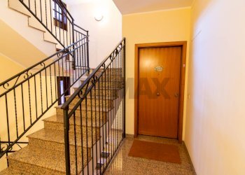 Scale - Quadrilocale Via Professor Andrea Caponnetto
 
19, Valverde - foto 3