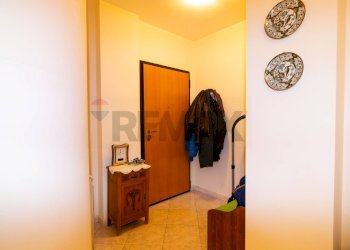 Hall / corridoio - Quadrilocale Via Professor Andrea Caponnetto
 
19, Valverde - foto 10