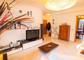 Soggiorno - Quadrilocale Via Professor Andrea Caponnetto
 
19, Valverde - foto 12